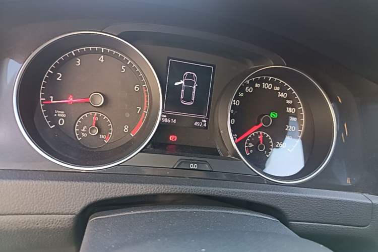 Used Volkswagen Golf 2017 230TSI Automatic Comfort Edition – Celebrating Milestone of One Million Units Odometer Close Up