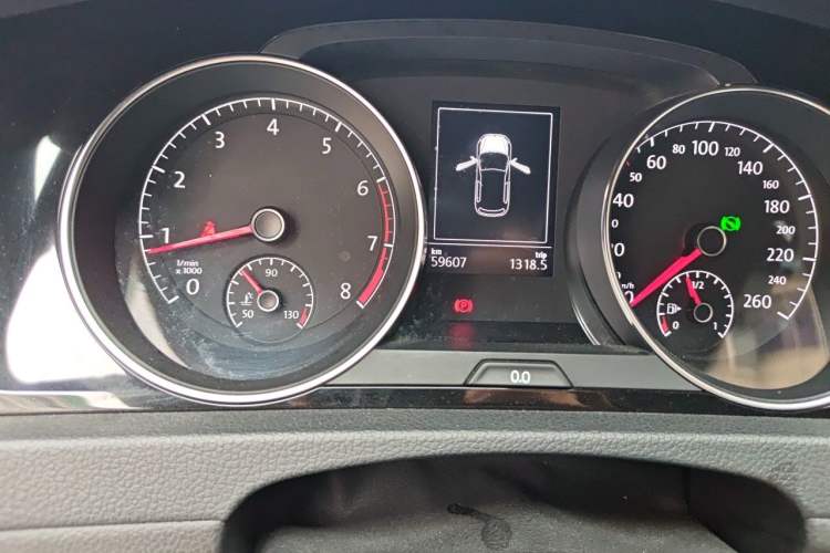 Used Volkswagen Golf 2017 280TSI Automatic R-Line Million-Vehicle Commemorative Edition Odometer Close Up