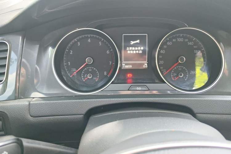 Used Volkswagen Golf 2017 230TSI Automatic Comfort Edition – Celebrating Milestone of One Million Units Odometer Close Up
