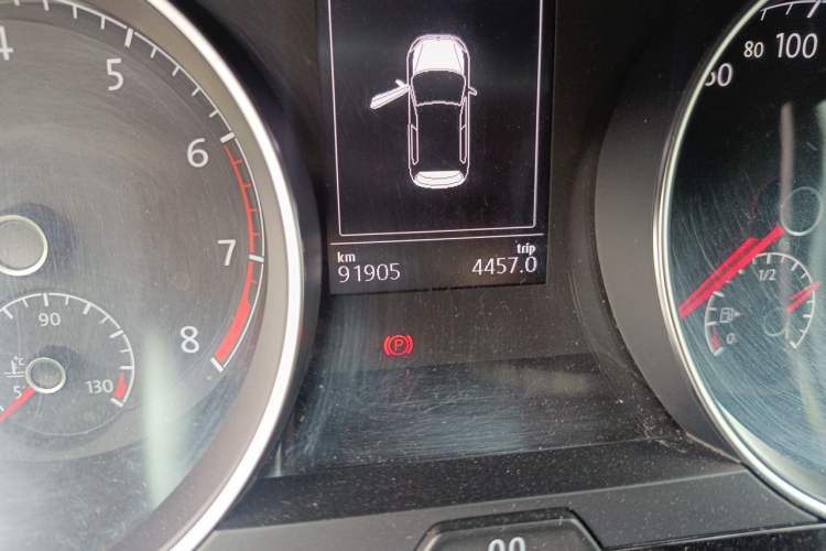Used Volkswagen Golf 2017 280TSI Automatic R-Line Million-Vehicle Commemorative Edition Odometer Close Up