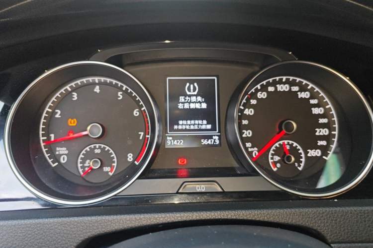 Used Volkswagen Golf 2017 280TSI Automatic R-Line Million-Vehicle Commemorative Edition Odometer Close Up