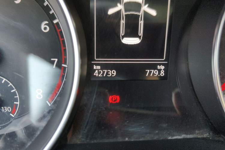 Used Volkswagen Golf 2017 280TSI Automatic R-Line Million-Vehicle Commemorative Edition Odometer Close Up