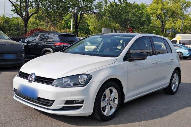 Used Volkswagen Golf 2017 1.6L Automatic Comfort Million-Vehicle Anniversary Edition