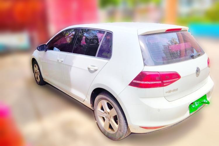 Used Volkswagen Golf 2017 1.6L Automatic Comfort Million-Vehicle Anniversary Edition Rear Left 45 Deg