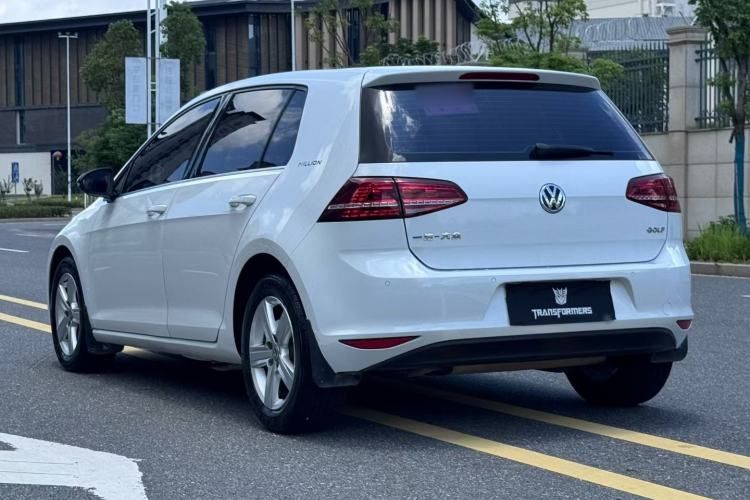 Used Volkswagen Golf 2017 1.6L Automatic Comfort Million-Vehicle Anniversary Edition Rear Left 45 Deg