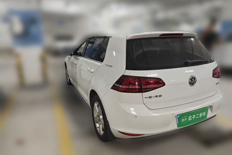 Used Volkswagen Golf 2017 1.6L Automatic Comfort Million-Vehicle Anniversary Edition Rear Left 45 Deg