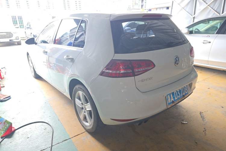 Used Volkswagen Golf 2017 230TSI Automatic Comfort Edition – Celebrating Milestone of One Million Units Rear Left 45 Deg