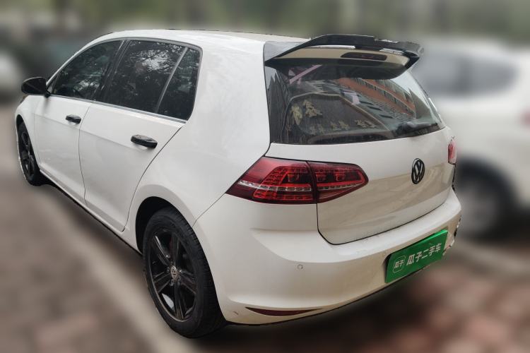 Used Volkswagen Golf 2017 1.6L Automatic Comfort Million-Vehicle Anniversary Edition Rear Left 45 Deg