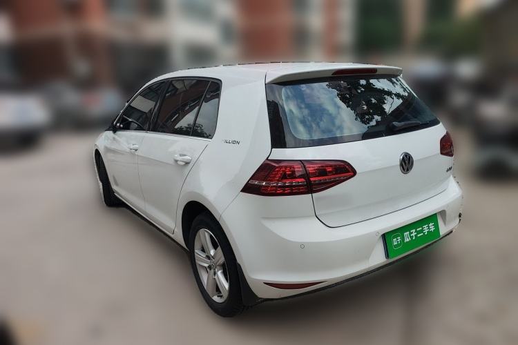 Used Volkswagen Golf 2017 1.6L Automatic Comfort Million-Vehicle Anniversary Edition Rear Left 45 Deg