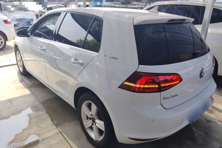 Used Volkswagen Golf 2017 1.6L Automatic Comfort Million-Vehicle Anniversary Edition Rear Left 45 Deg