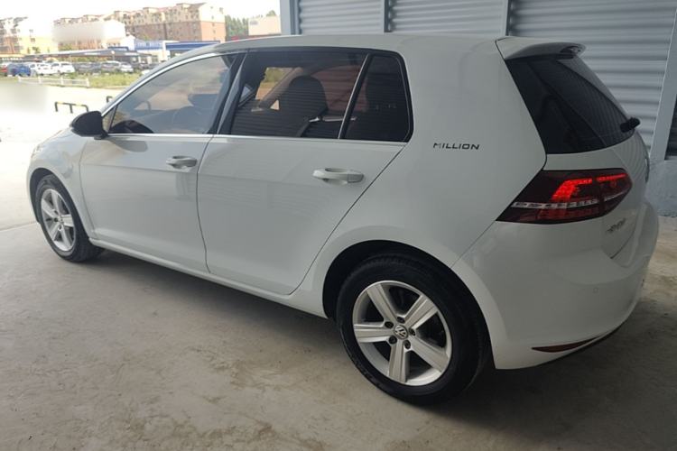 Used Volkswagen Golf 2017 1.6L Automatic Comfort Million-Vehicle Anniversary Edition Rear Left 45 Deg
