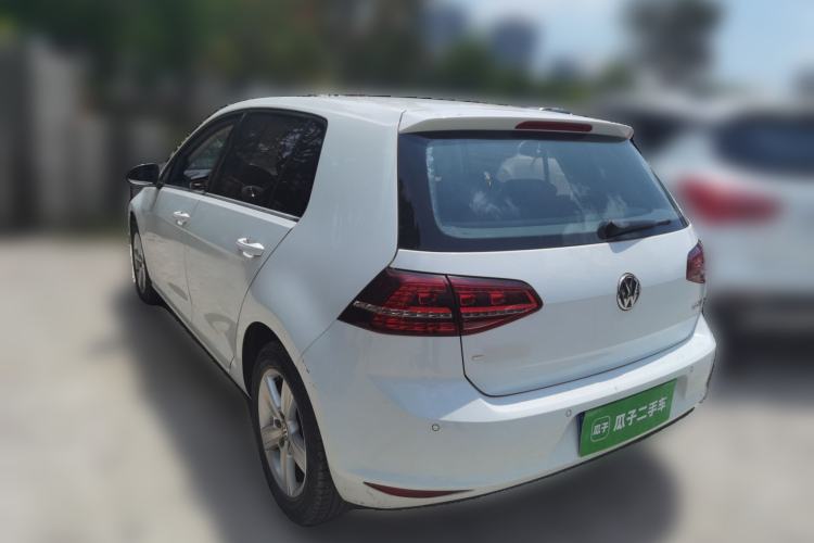 Used Volkswagen Golf 2017 1.6L Automatic Comfort Million-Vehicle Anniversary Edition Rear Left 45 Deg