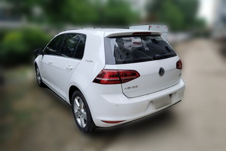 Used Volkswagen Golf 2017 1.6L Automatic Comfort Million-Vehicle Anniversary Edition Rear Left 45 Deg