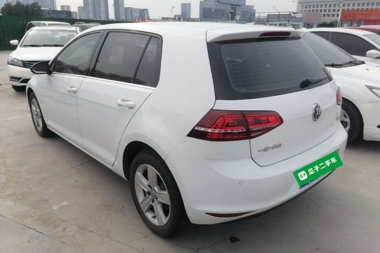 Used Volkswagen Golf 2017 1.6L Automatic Comfort Million-Vehicle Anniversary Edition Rear Left 45 Deg