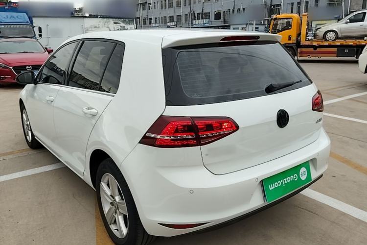 Used Volkswagen Golf 2017 1.6L Automatic Comfort Million-Vehicle Anniversary Edition Rear Left 45 Deg