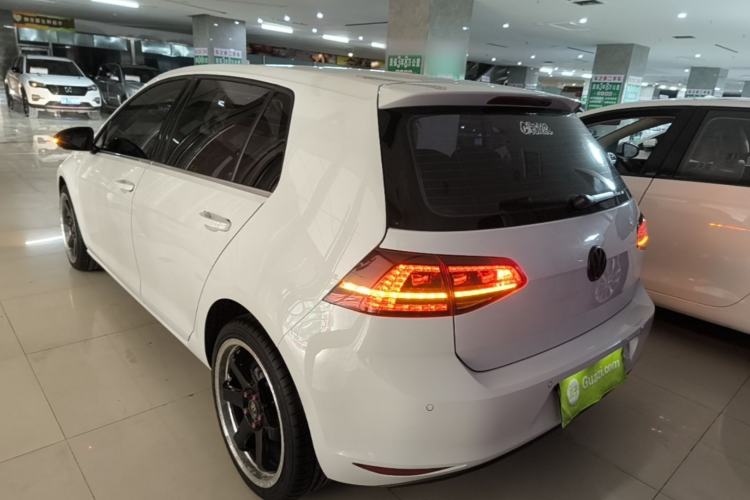 Used Volkswagen Golf 2017 1.6L Automatic Comfort Million-Vehicle Anniversary Edition Rear Left 45 Deg