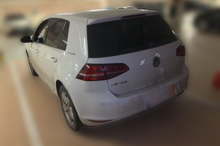 Used Volkswagen Golf 2017 1.6L Automatic Comfort Million-Vehicle Anniversary Edition Rear Left 45 Deg