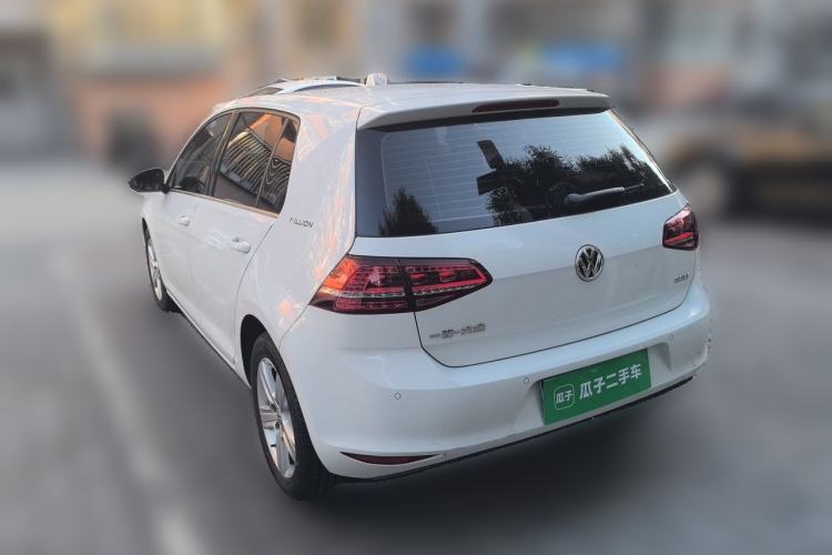 Used Volkswagen Golf 2017 1.6L Automatic Comfort Million-Vehicle Anniversary Edition Rear Left 45 Deg
