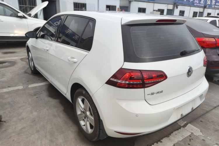 Used Volkswagen Golf 2017 1.6L Automatic Comfort Million-Vehicle Anniversary Edition Rear Left 45 Deg