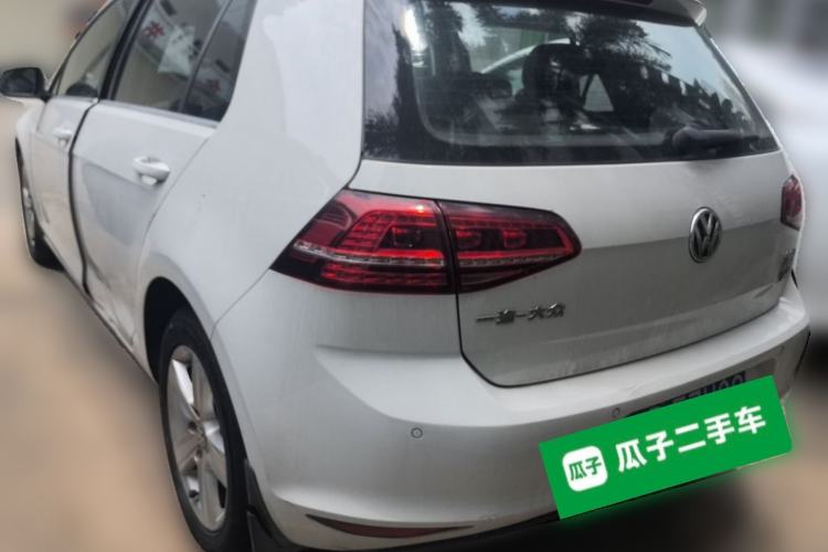 Used Volkswagen Golf 2017 1.6L Automatic Comfort Million-Vehicle Anniversary Edition Rear Left 45 Deg