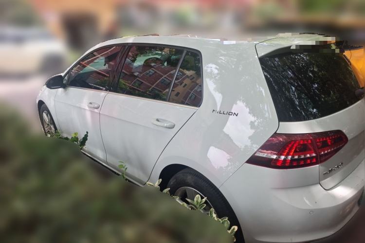 Used Volkswagen Golf 2017 1.6L Automatic Comfort Million-Vehicle Anniversary Edition Rear Left 45 Deg