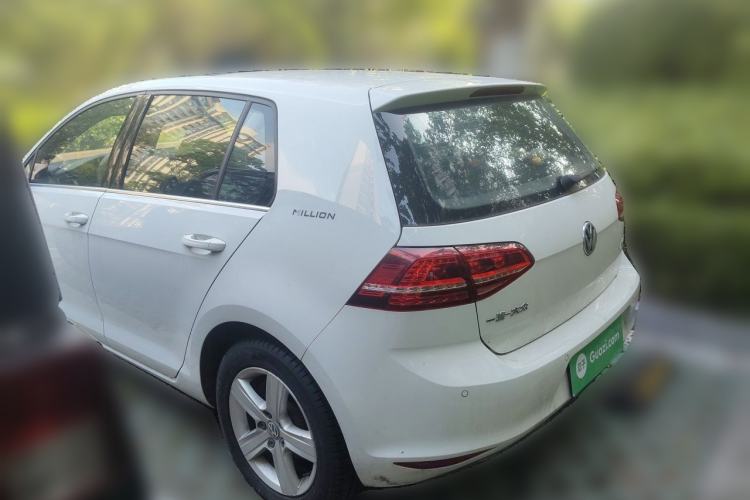 Used Volkswagen Golf 2017 1.6L Automatic Comfort Million-Vehicle Anniversary Edition Rear Left 45 Deg