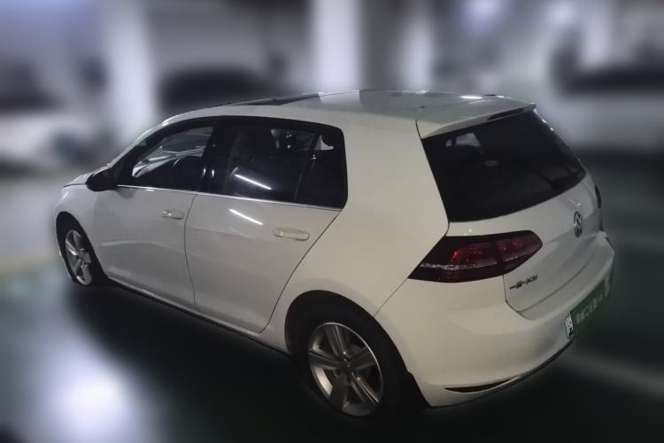Used Volkswagen Golf 2017 1.6L Automatic Comfort Million-Vehicle Anniversary Edition Rear Left 45 Deg