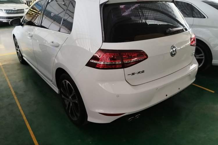 Used Volkswagen Golf 2017 280TSI Automatic R-Line Million-Vehicle Commemorative Edition Rear Left 45 Deg