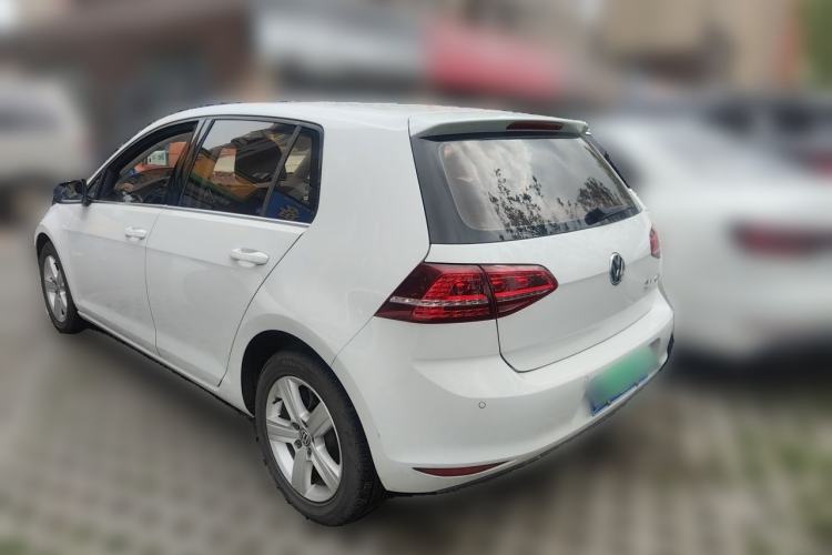 Used Volkswagen Golf 2017 1.6L Automatic Comfort Million-Vehicle Anniversary Edition Rear Left 45 Deg