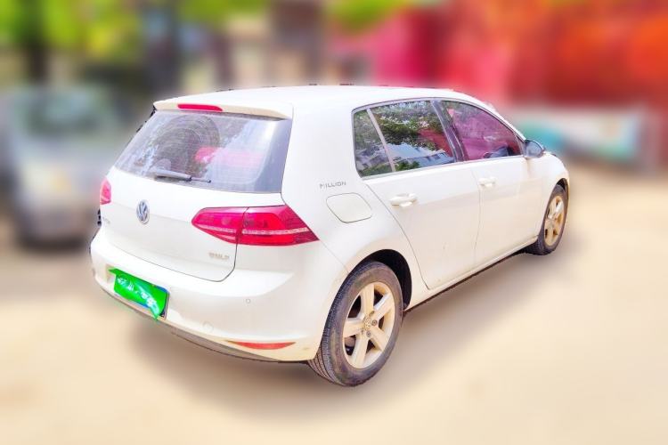 Used Volkswagen Golf 2017 1.6L Automatic Comfort Million-Vehicle Anniversary Edition Rear Right 45 Deg