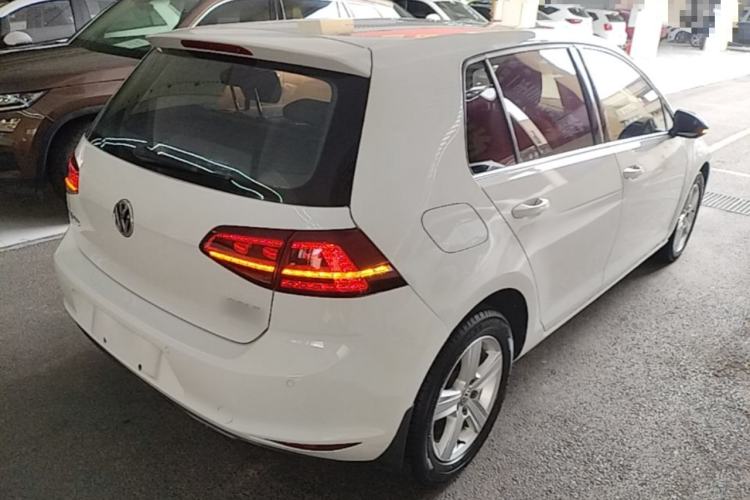 Used Volkswagen Golf 2017 230TSI Automatic Comfort Edition – Celebrating Milestone of One Million Units Rear Right 45 Deg