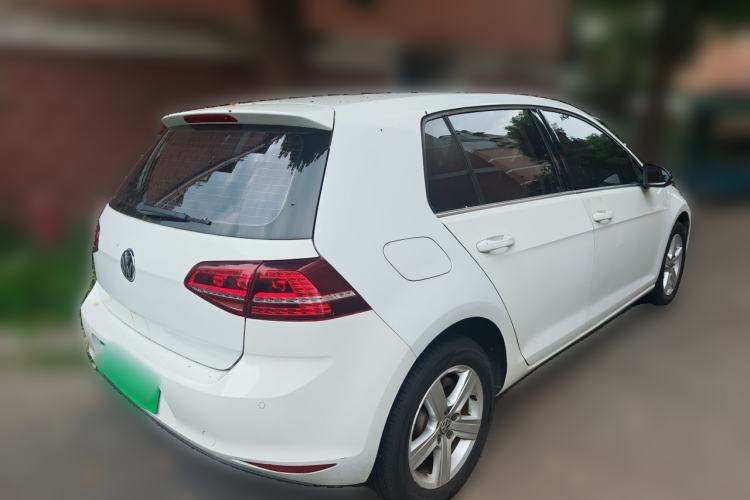 Used Volkswagen Golf 2017 1.6L Automatic Comfort Million-Vehicle Anniversary Edition Rear Right 45 Deg
