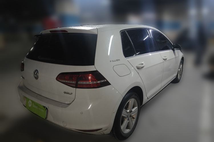 Used Volkswagen Golf 2017 1.6L Automatic Comfort Million-Vehicle Anniversary Edition Rear Right 45 Deg