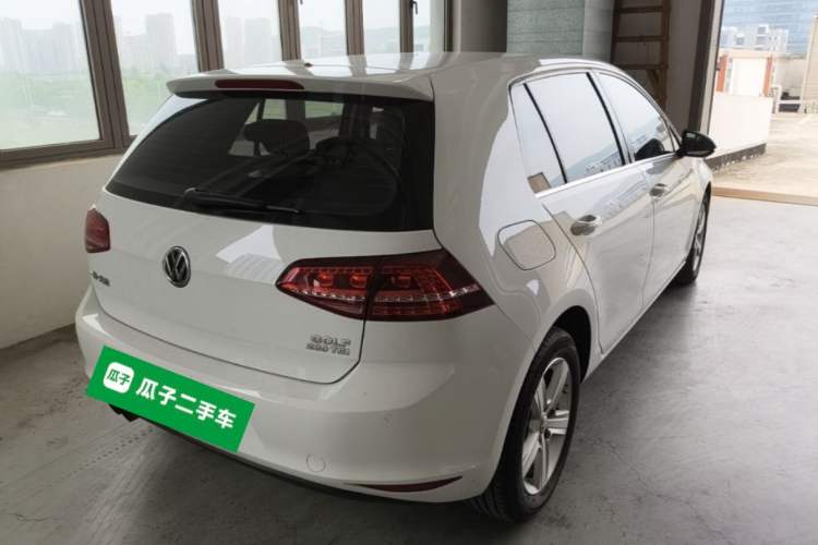 Used Volkswagen Golf 2017 230TSI Automatic Comfort Edition – Celebrating Milestone of One Million Units Rear Right 45 Deg