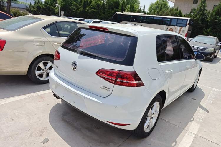 Used Volkswagen Golf 2017 230TSI Automatic Comfort Edition – Celebrating Milestone of One Million Units Rear Right 45 Deg