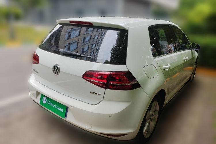 Used Volkswagen Golf 2017 1.6L Automatic Comfort Million-Vehicle Anniversary Edition Rear Right 45 Deg