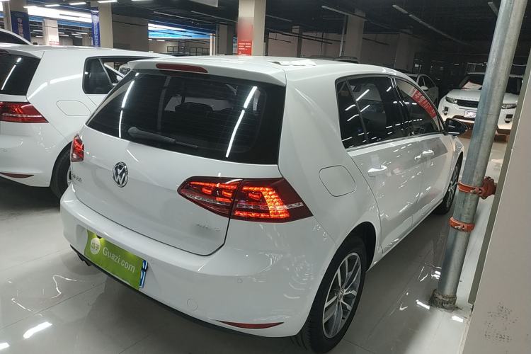 Used Volkswagen Golf 2017 230TSI Automatic Luxury Million-Vehicle Commemorative Edition Rear Right 45 Deg