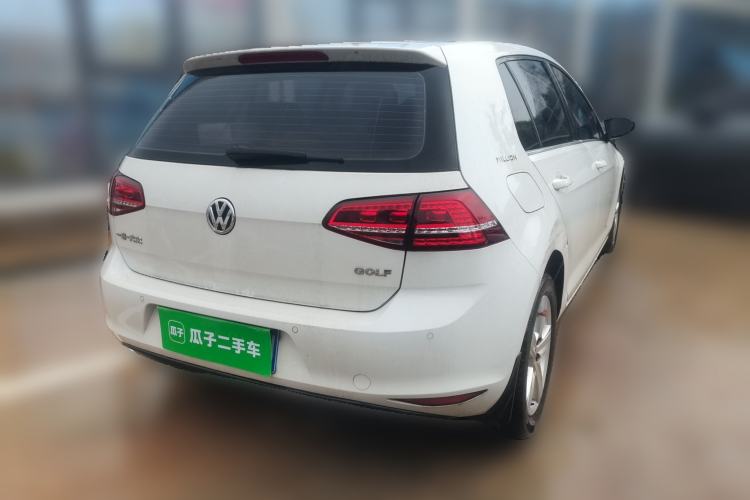 Used Volkswagen Golf 2017 1.6L Automatic Comfort Million-Vehicle Anniversary Edition Rear Right 45 Deg
