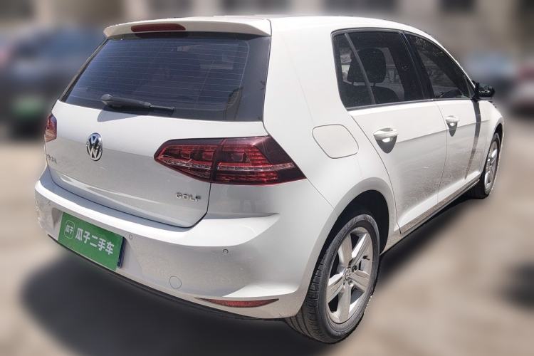 Used Volkswagen Golf 2017 1.6L Automatic Comfort Million-Vehicle Anniversary Edition Rear Right 45 Deg
