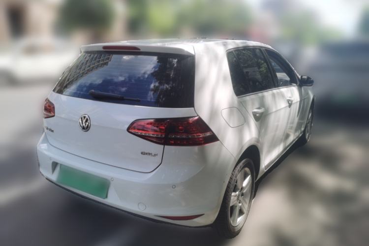 Used Volkswagen Golf 2017 1.6L Automatic Comfort Million-Vehicle Anniversary Edition Rear Right 45 Deg