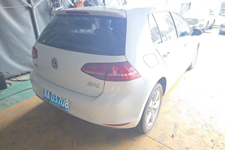 Used Volkswagen Golf 2017 230TSI Automatic Comfort Edition – Celebrating Milestone of One Million Units Rear Right 45 Deg