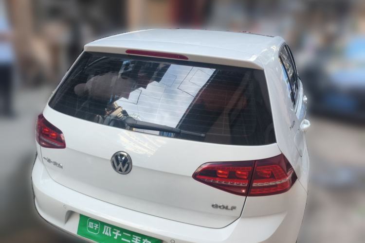 Used Volkswagen Golf 2017 1.6L Automatic Comfort Million-Vehicle Anniversary Edition Rear Right 45 Deg
