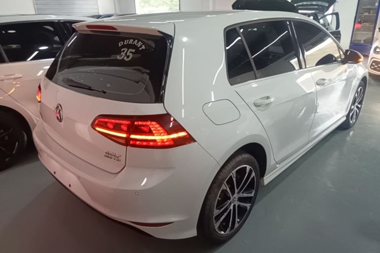 Used Volkswagen Golf 2017 280TSI Automatic R-Line Million-Vehicle Commemorative Edition Rear Right 45 Deg