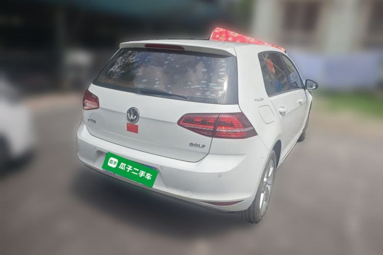 Used Volkswagen Golf 2017 1.6L Automatic Comfort Million-Vehicle Anniversary Edition Rear Right 45 Deg