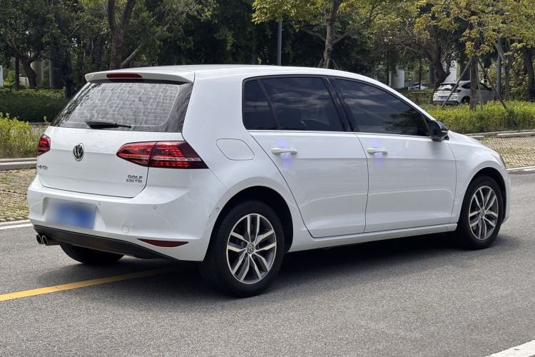 Used Volkswagen Golf 2017 230TSI Automatic Luxury Million-Vehicle Commemorative Edition Rear Right 45 Deg