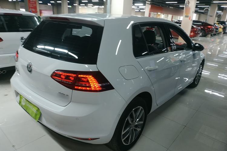 Used Volkswagen Golf 2017 230TSI Automatic Luxury Million-Vehicle Commemorative Edition Rear Right 45 Deg