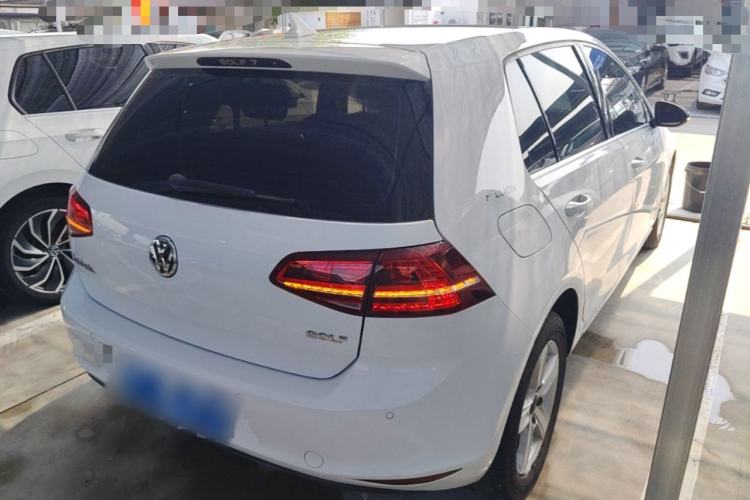 Used Volkswagen Golf 2017 1.6L Automatic Comfort Million-Vehicle Anniversary Edition Rear Right 45 Deg