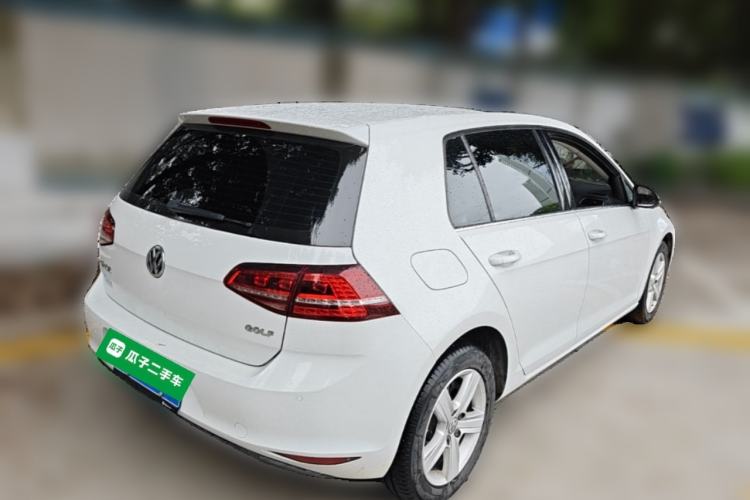Used Volkswagen Golf 2017 1.6L Automatic Comfort Million-Vehicle Anniversary Edition Rear Right 45 Deg