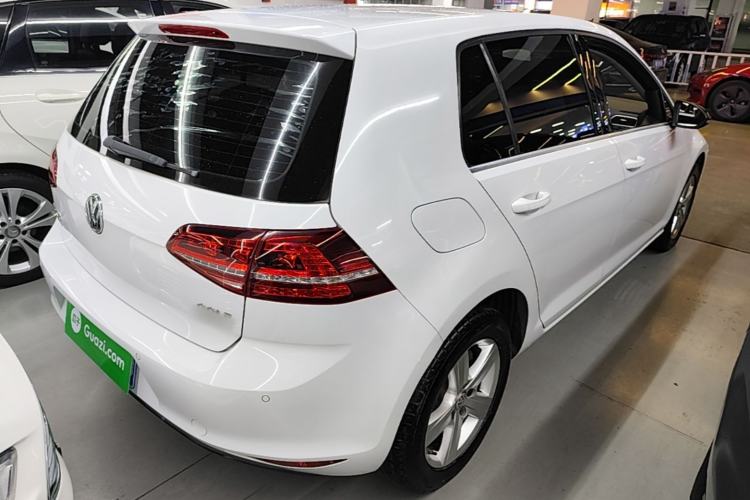Used Volkswagen Golf 2017 230TSI Automatic Comfort Edition – Celebrating Milestone of One Million Units Rear Right 45 Deg