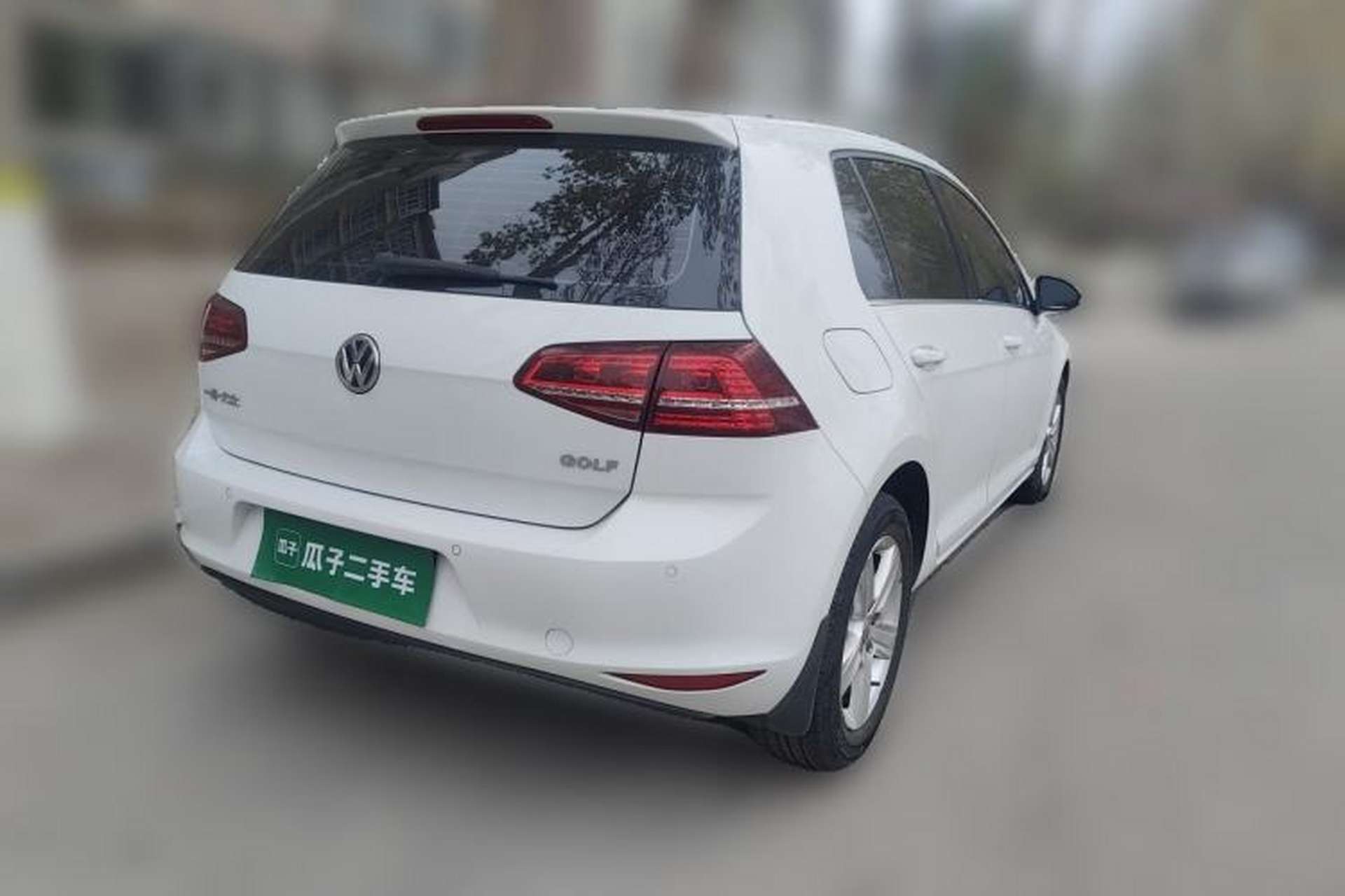 Used Volkswagen Golf 2017 1.6L Automatic Comfort Million-Vehicle Anniversary Edition Rear Right 45 Deg
